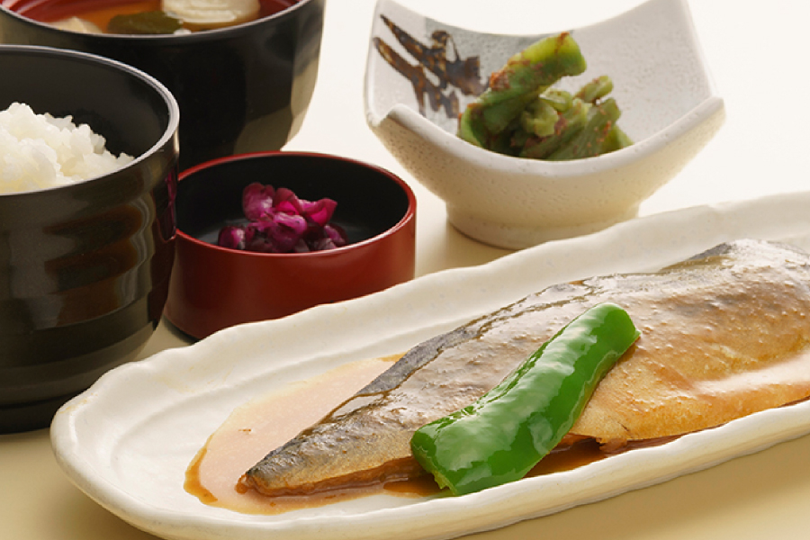 鯖の味噌煮魚定食